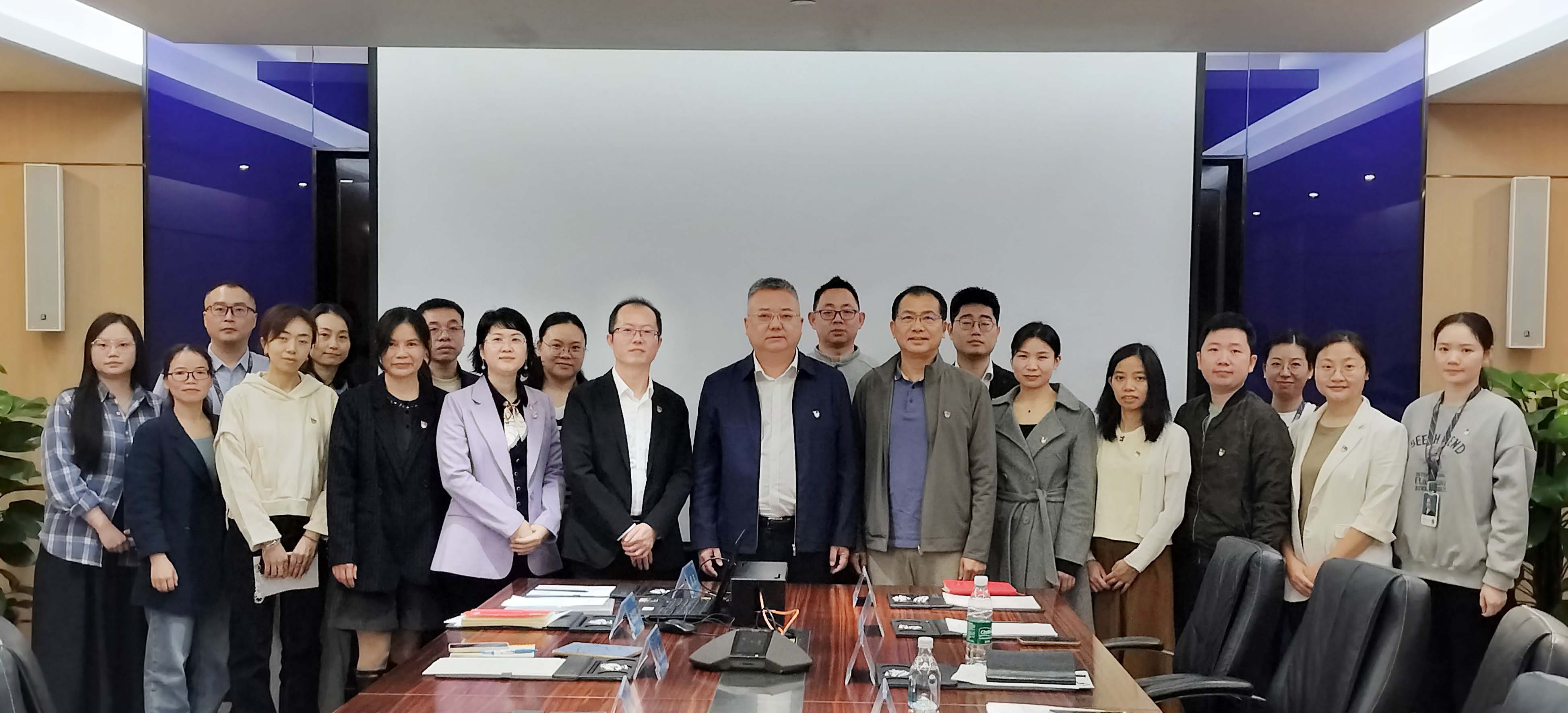 李程任深圳市J9国际站登录供应链股份有限公司党委书记，钟志华任党委副书记、纪委书记